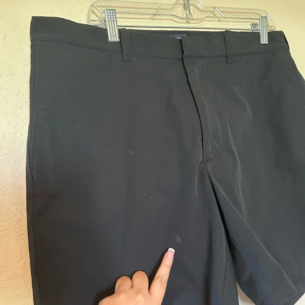 J. Crew 7” Tech Shorts Black Flat Front Classic Performance Shorts Size 35